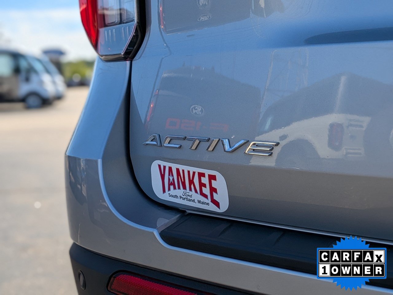 Used 2025 Ford Explorer Active AWD/4WD image 13