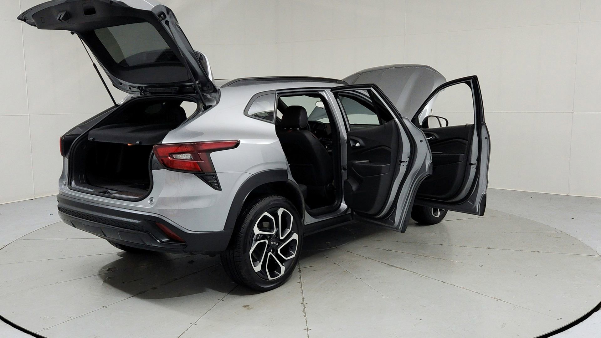 Certified 2025 Chevrolet Trax RS w/ Driver Confidence Package image 10