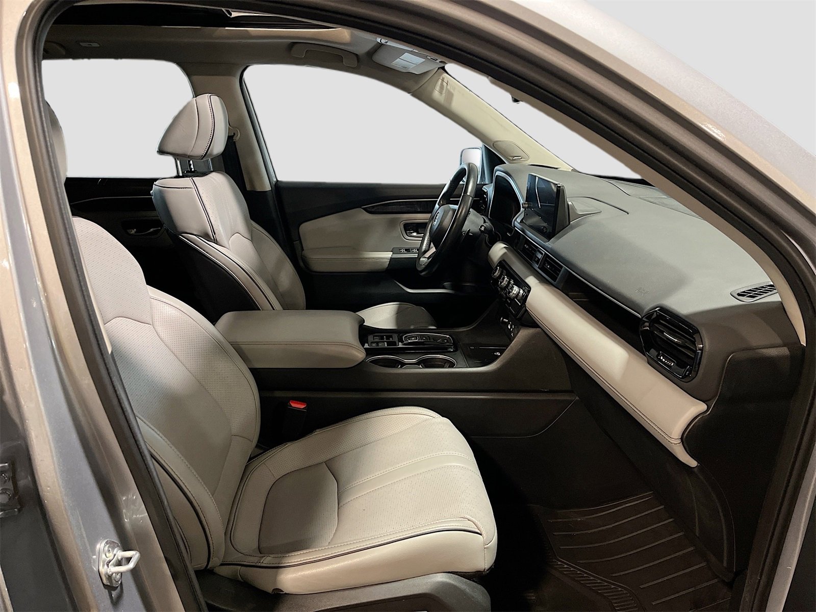 Used 2024 Honda Pilot Elite image 32