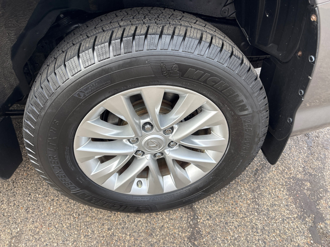 Used 2014 Lexus GX 460 image 9