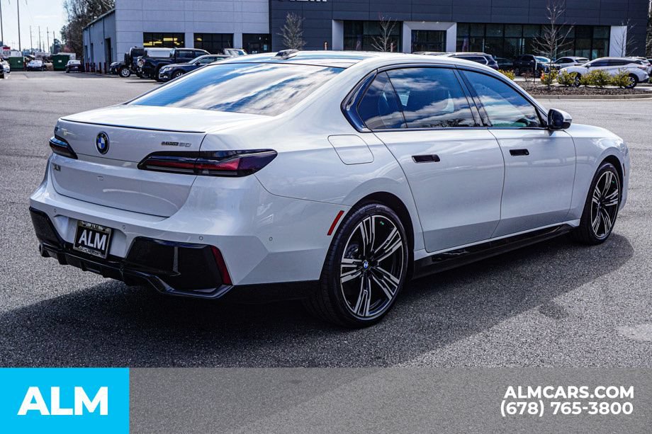 Used 2025 BMW i7 eDrive50 w/ M Sport Package RWD image 5
