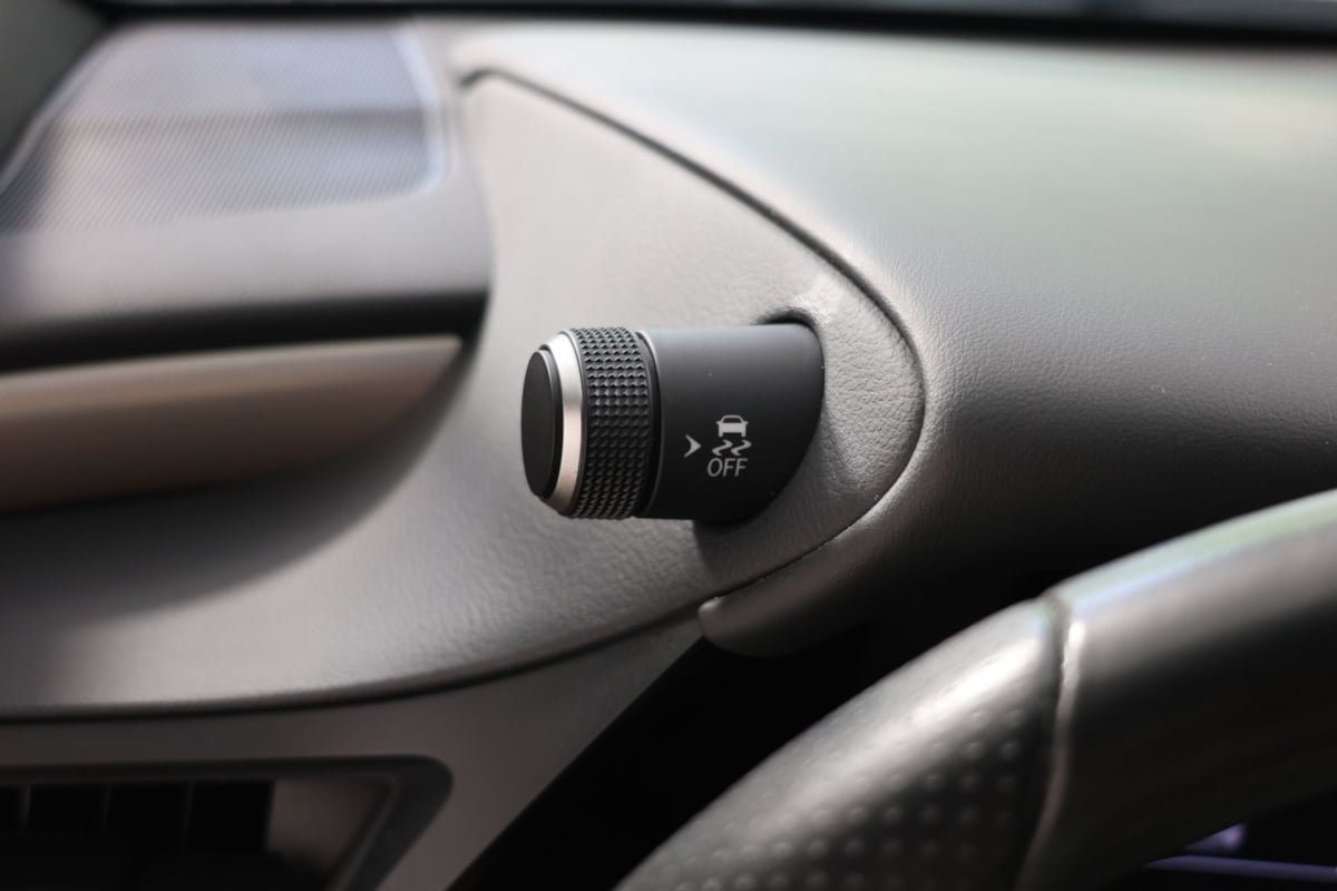 Used 2023 Lexus ES 350 F Sport w/ Accessory Package (Z2) FWD image 32