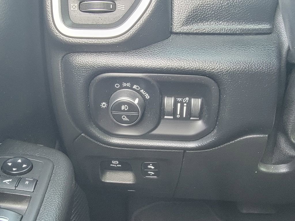 Used 2019 RAM 1500 Big Horn image 35