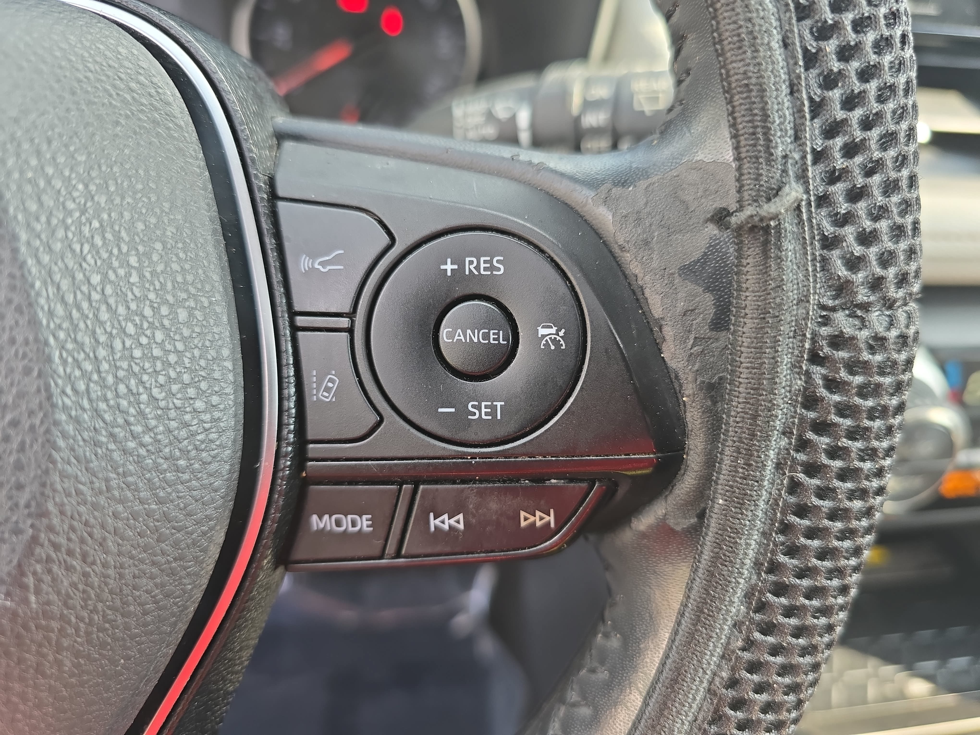 Used 2019 Toyota RAV4 XLE Premium w/ Advanced Technology Package FWD image 18