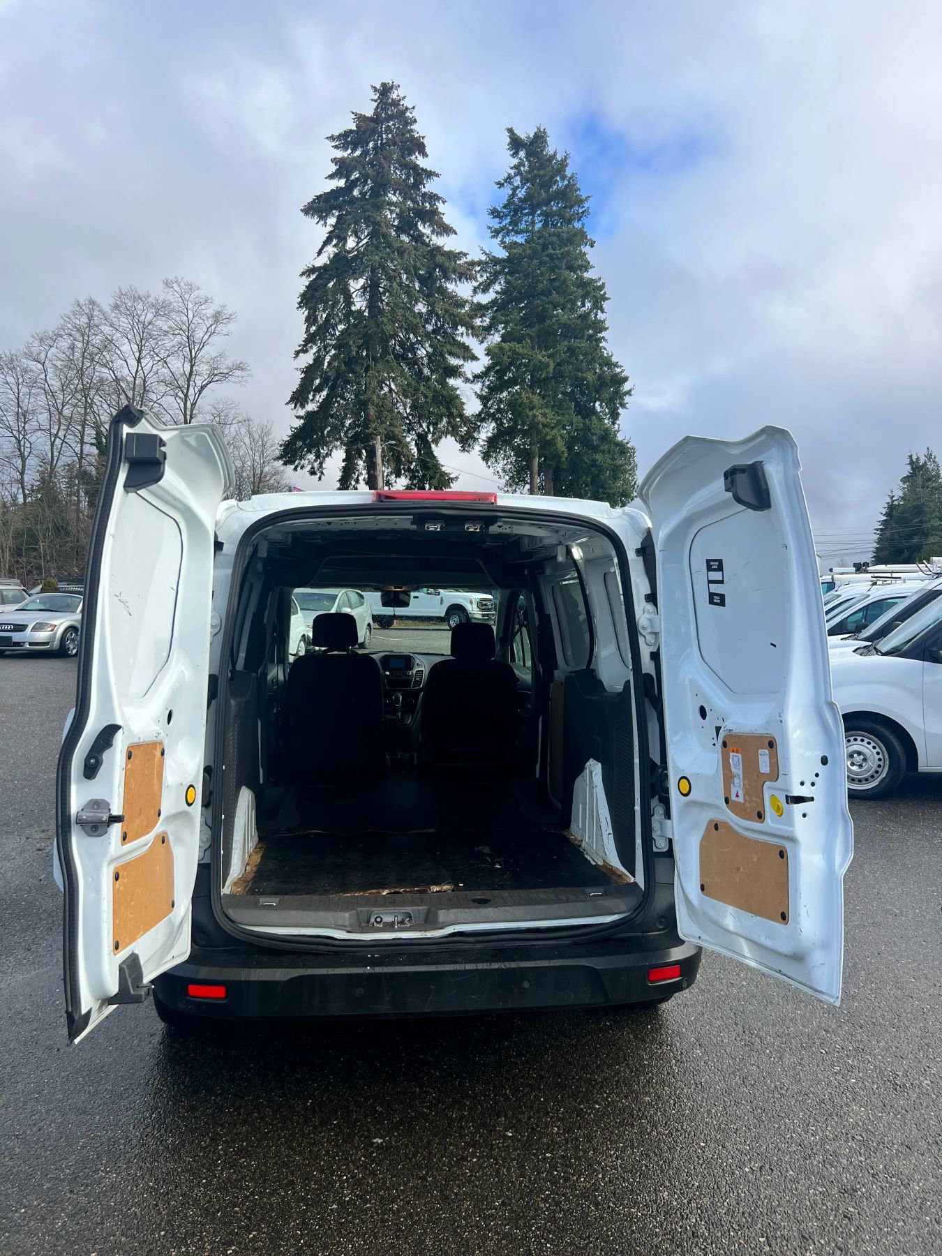 Used 2021 Ford Transit Connect XL image 17