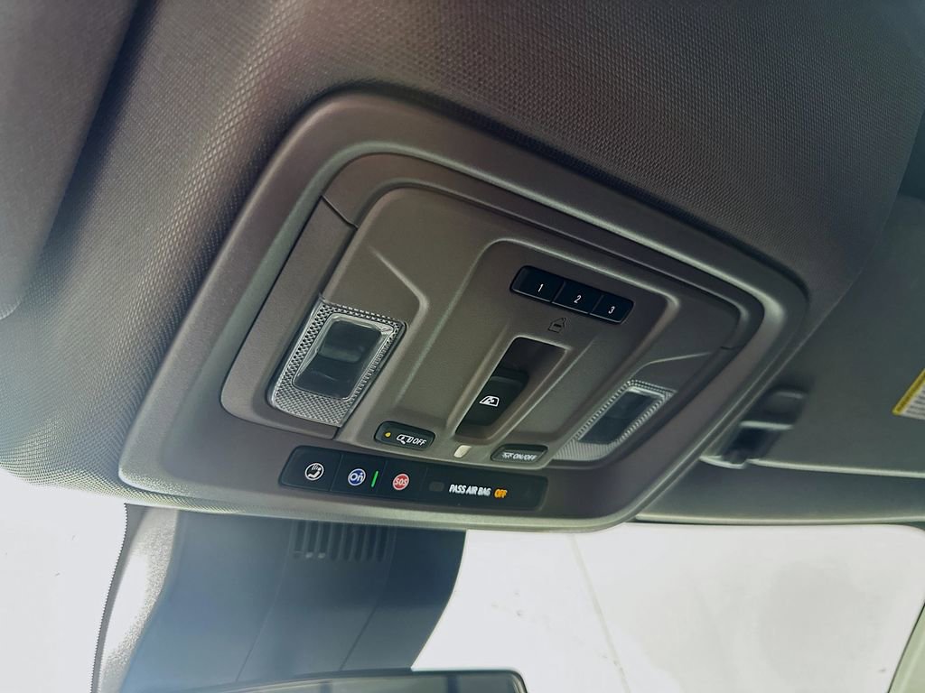 Used 2023 Chevrolet Silverado 1500 RST AWD/4WD image 33