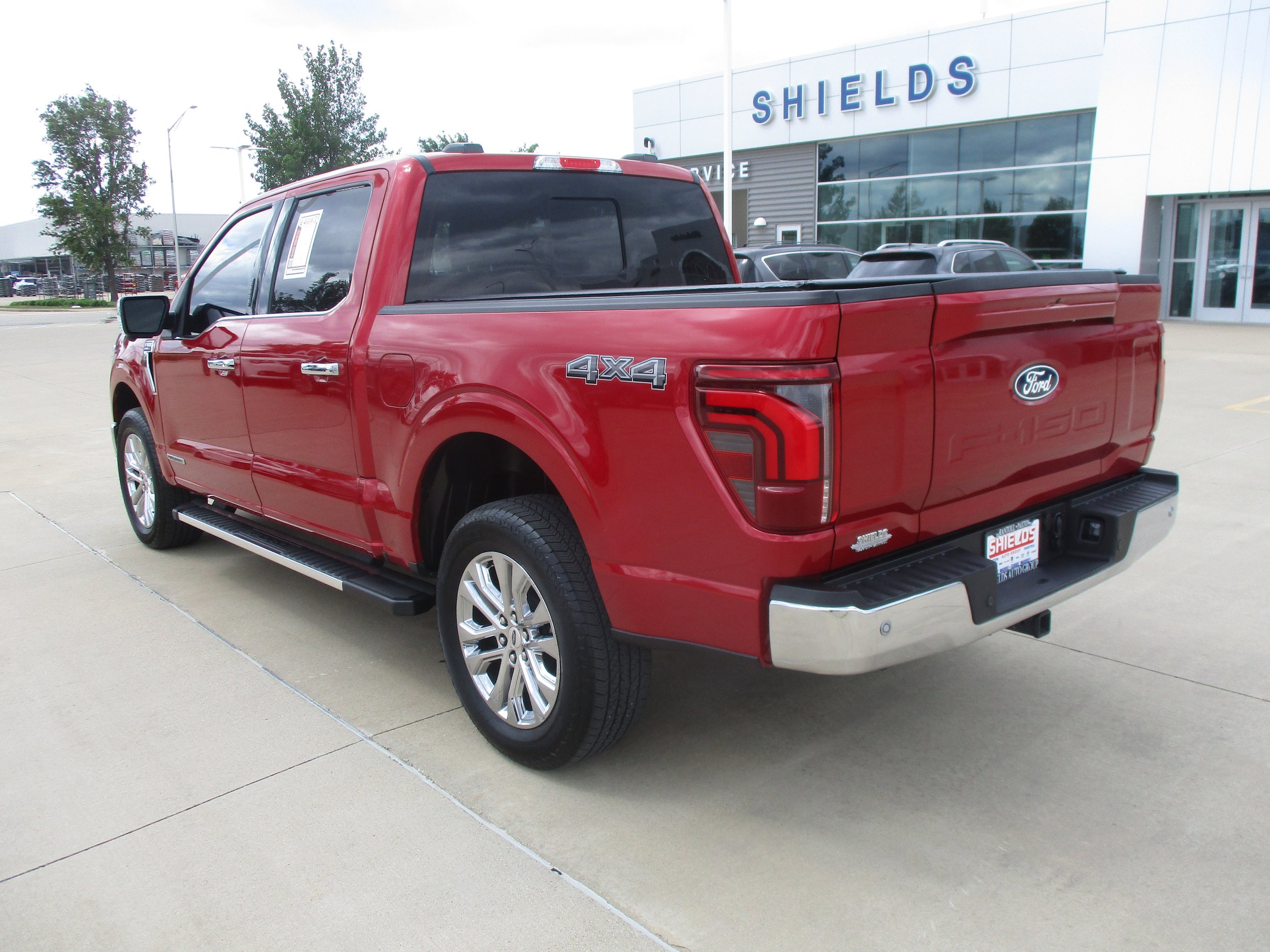 Used 2024 Ford F150 Lariat w/ Bed Utility Package AWD/4WD image 4
