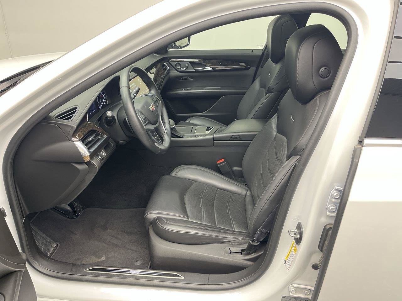 Used 2017 Cadillac CT6 Luxury AWD/4WD image 3