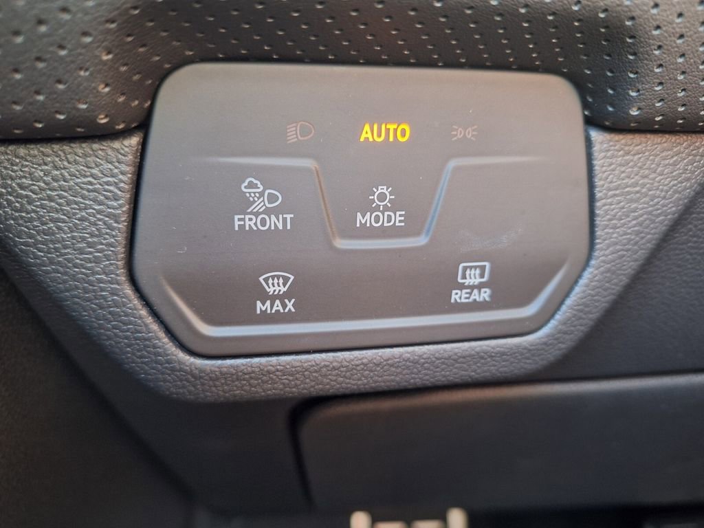 Used 2025 Volkswagen Atlas Cross Sport SEL R-Line image 12