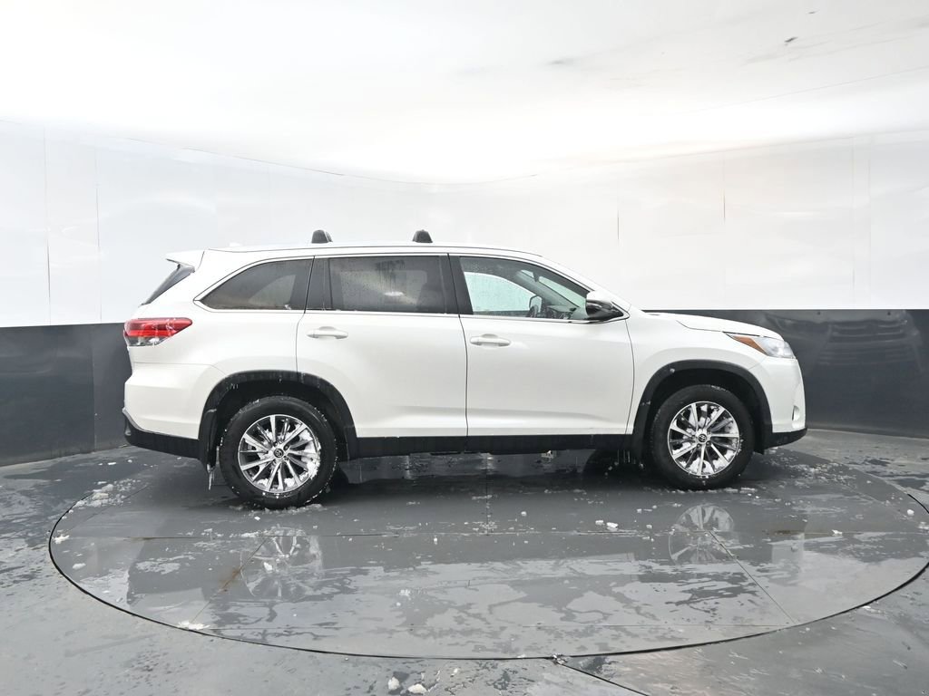 Used 2019 Toyota Highlander XLE image 6