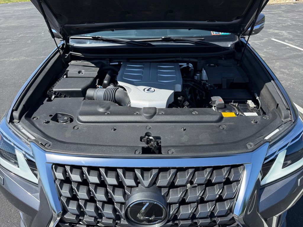 Used 2023 Lexus GX 460 Luxury w/ Sport Design Package AWD/4WD image 13