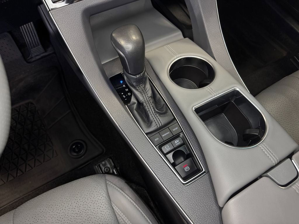 Used 2021 Toyota Avalon Limited w/ Advanced Safety Package FWD image 20