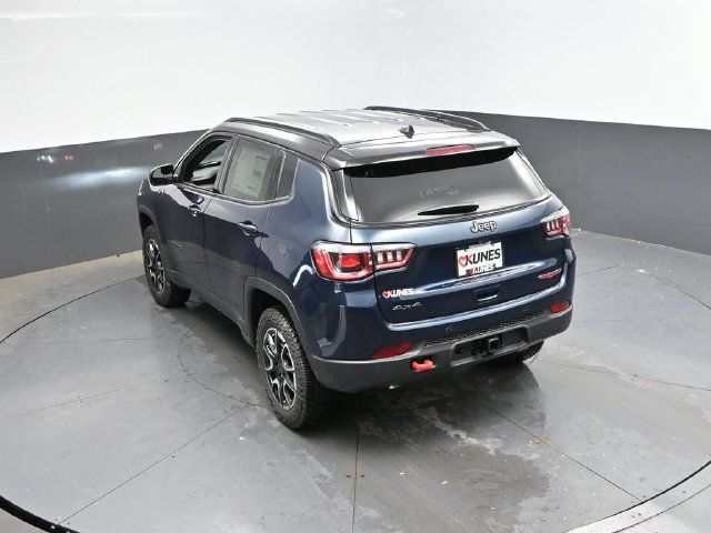 New 2026 Jeep Compass Trailhawk w/ Trailer Tow Group AWD/4WD image 39