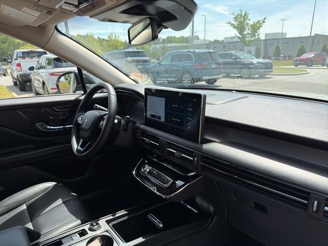 Used 2024 Lincoln Corsair AWD image 27