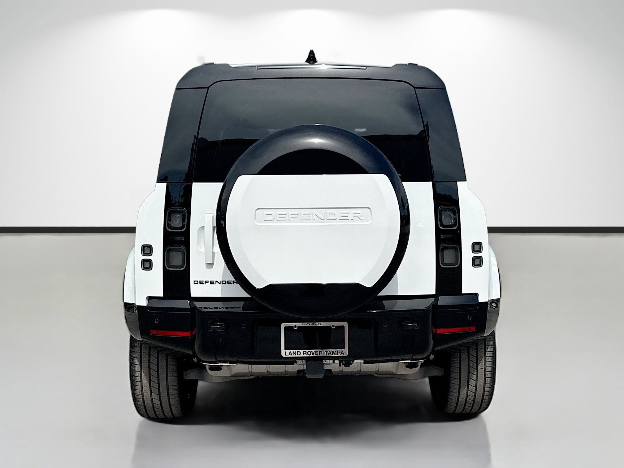 New 2026 Land Rover Defender 110 X-Dynamic SE AWD/4WD image 4