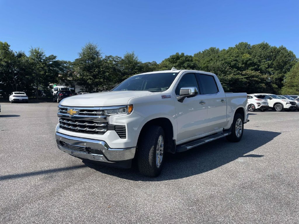 Used 2024 Chevrolet Silverado 1500 LTZ AWD/4WD image 7
