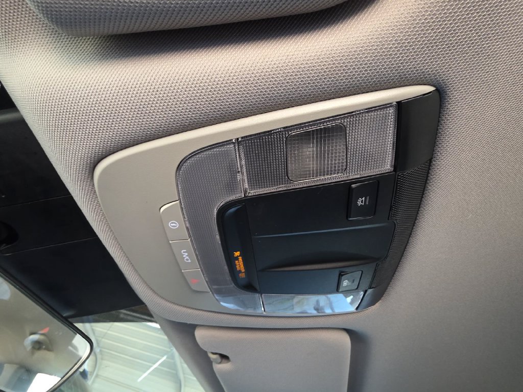 Used 2021 Kia Sorento S FWD image 25
