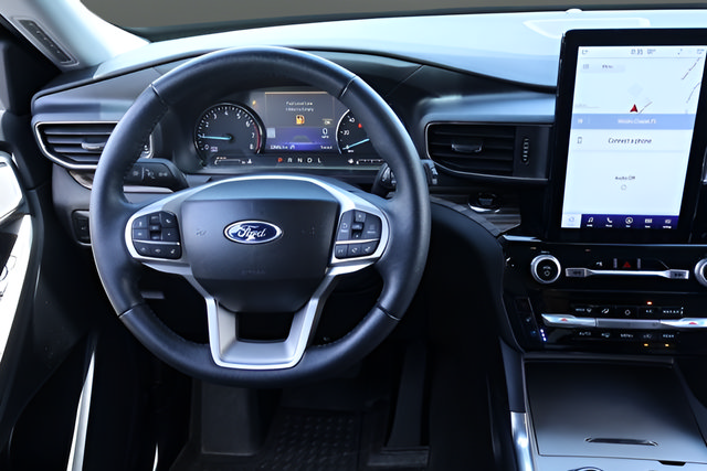 Used 2023 Ford Explorer Limited w/ Limited Technology Package RWD image 16
