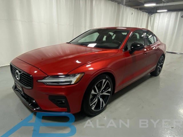 Used 2021 Volvo S60 T5 R-Design FWD image 1