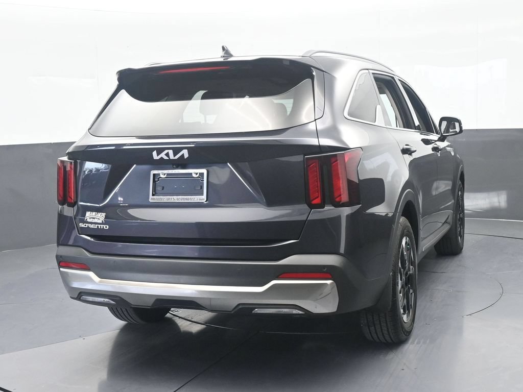 Used 2025 Kia Sorento S w/ Panoramic Sunroof Package FWD image 5