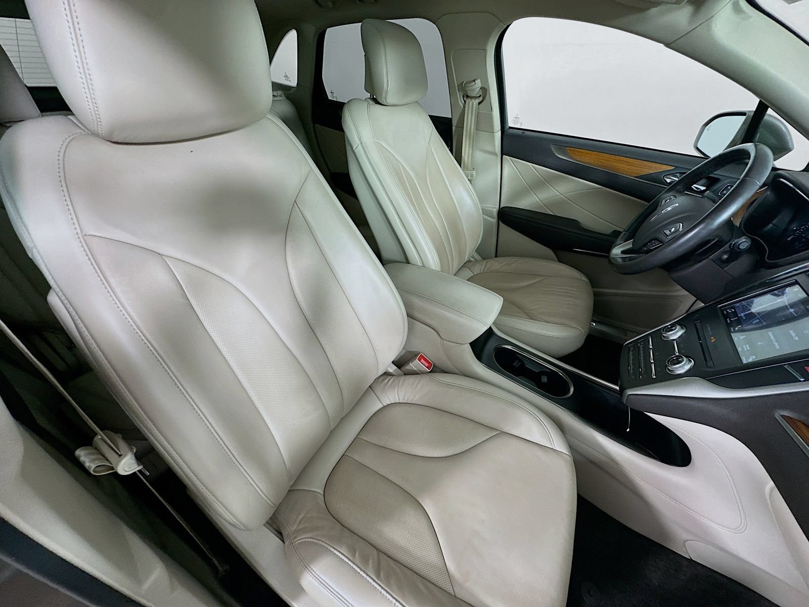Used 2019 Lincoln MKC Select w/ Select Plus Package AWD/4WD image 44