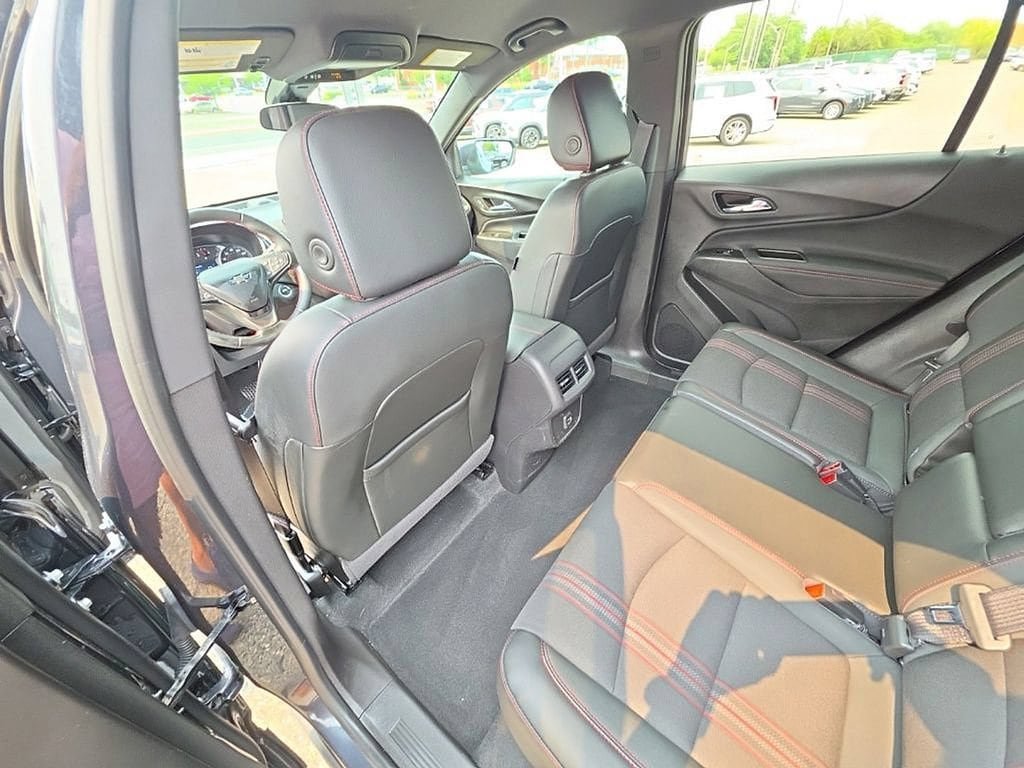 Used 2023 Chevrolet Equinox RS AWD/4WD image 20