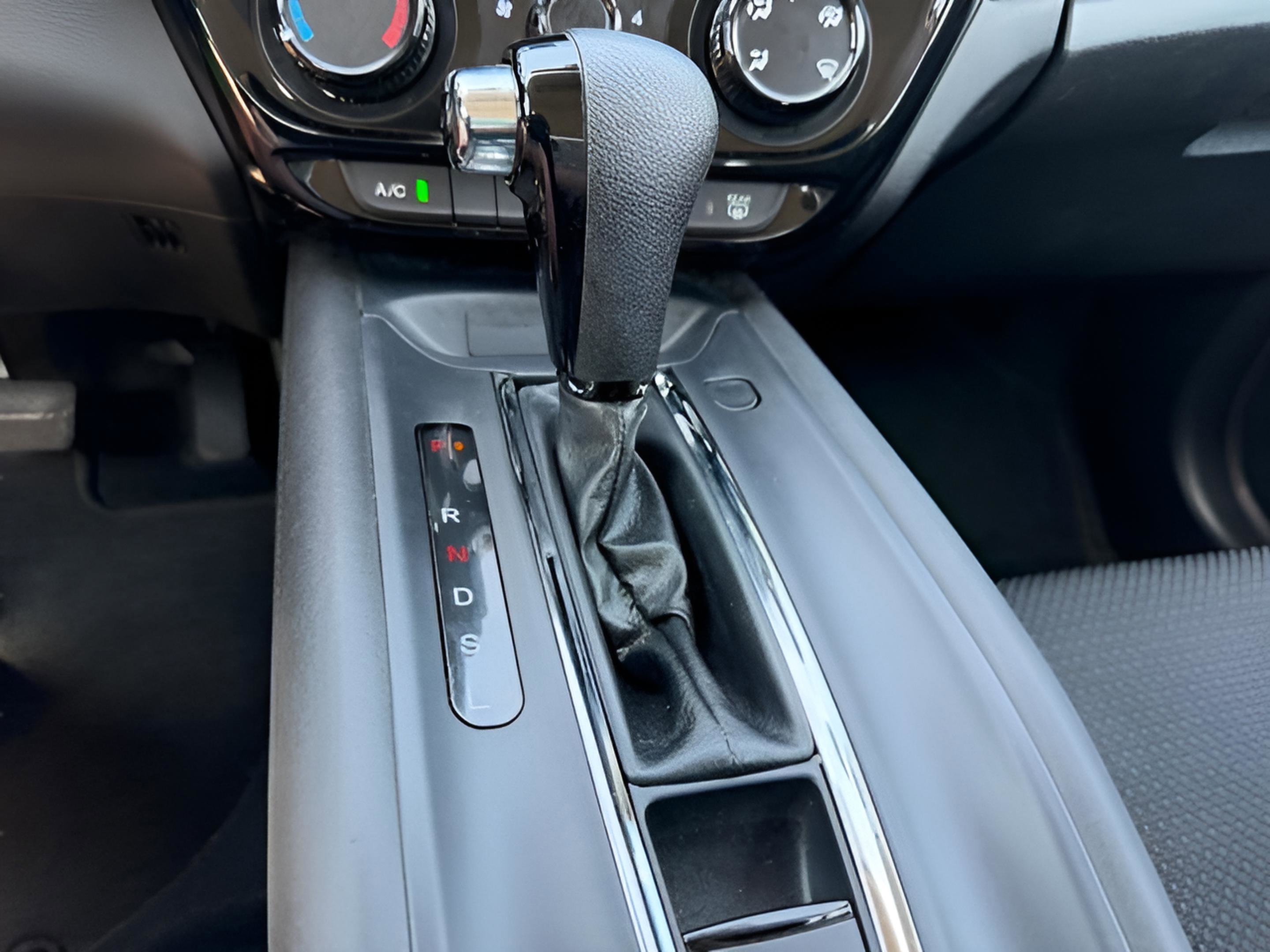 Used 2022 Honda HR-V LX image 15