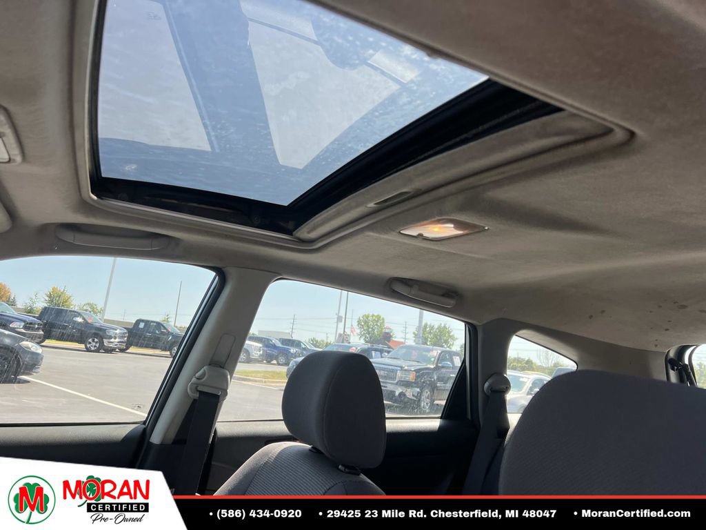 Used 2008 Pontiac Vibe w/ Sun And Sound Package FWD image 18