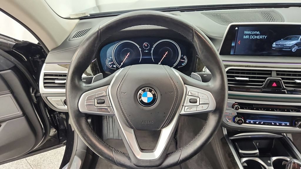 Used 2018 BMW 750i xDrive AWD/4WD image 24