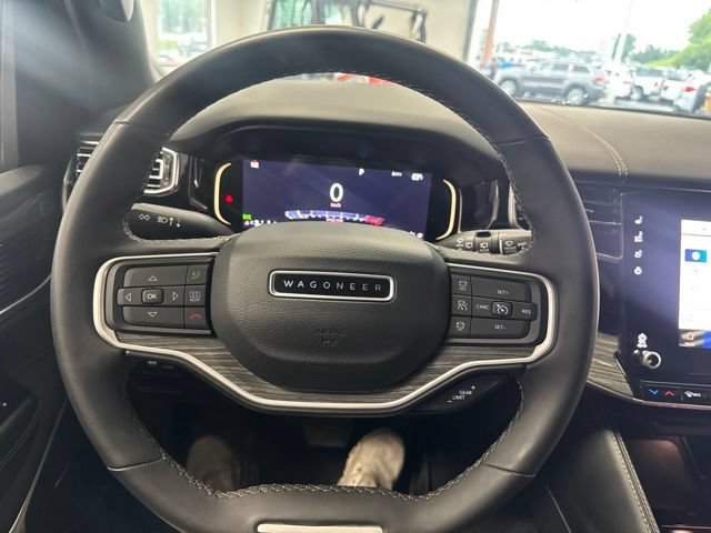 Used 2022 Jeep Wagoneer Series II AWD/4WD image 39