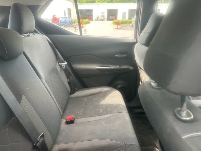 Used 2018 Nissan Kicks SV FWD image 8