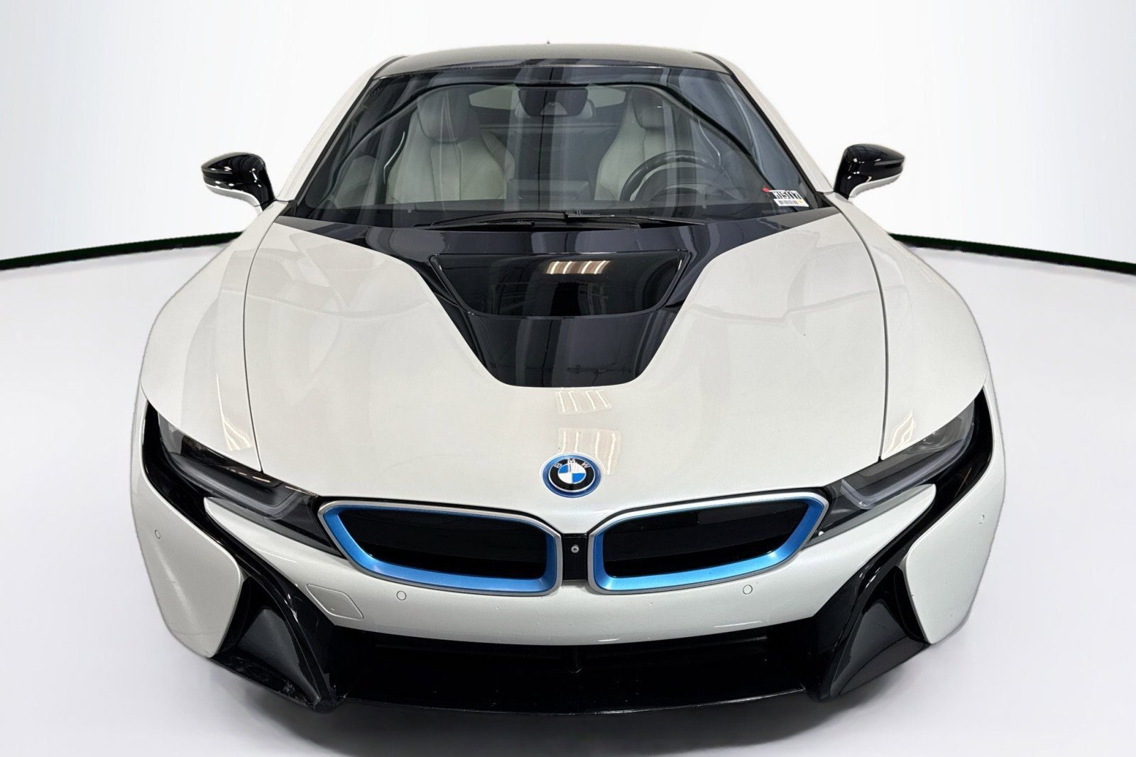 Used 2015 BMW i8 image 2