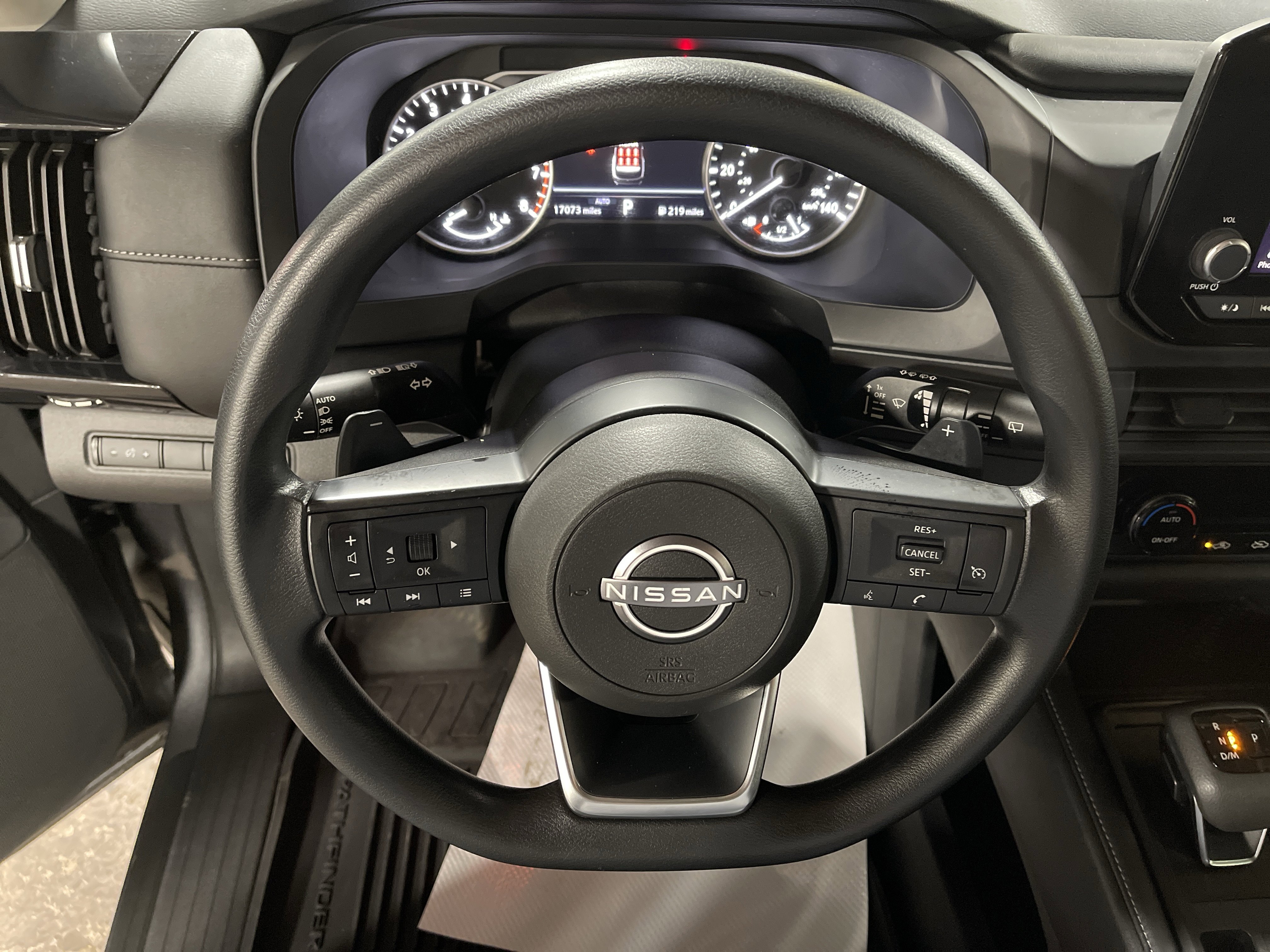 Used 2024 Nissan Pathfinder S image 18