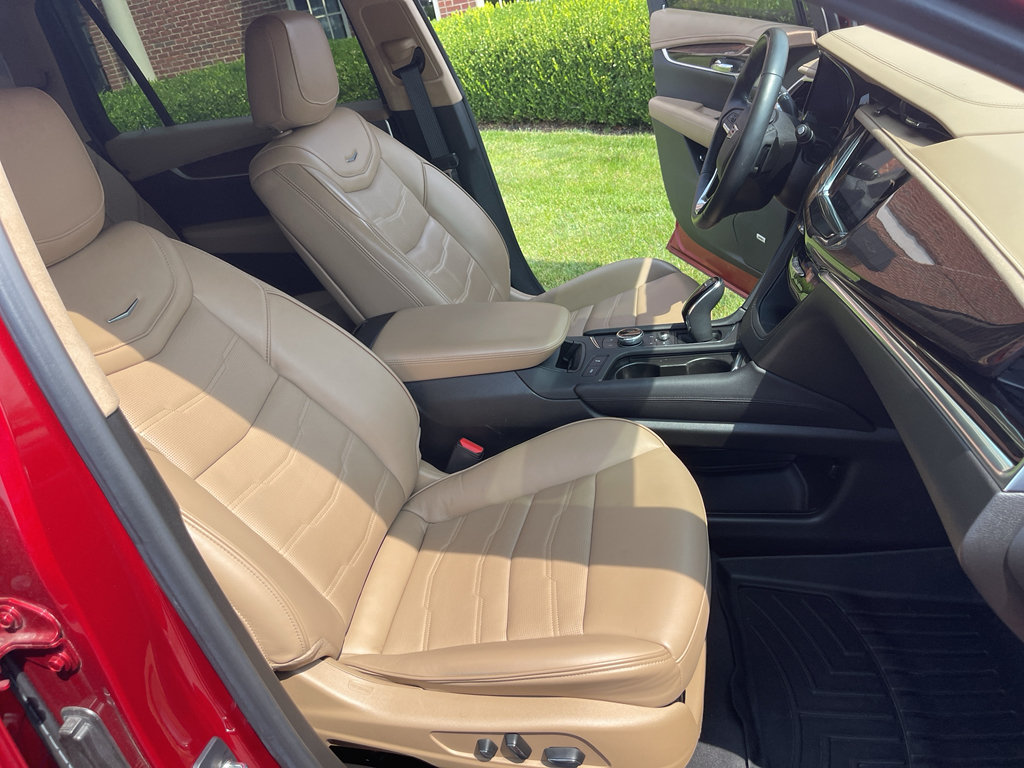 Used 2023 Cadillac XT6 Premium Luxury w/ Platinum Package AWD/4WD image 33