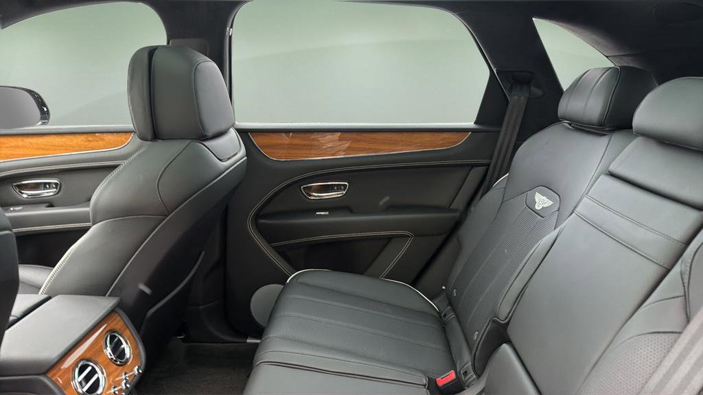 Used 2021 Bentley Bentayga image 26