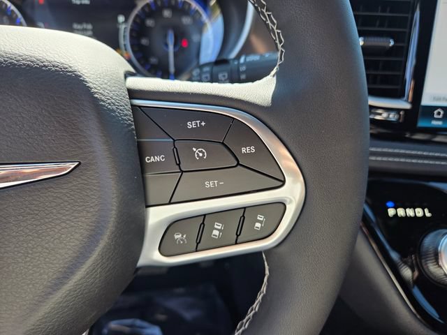 New 2026 Chrysler Pacifica Select FWD image 27