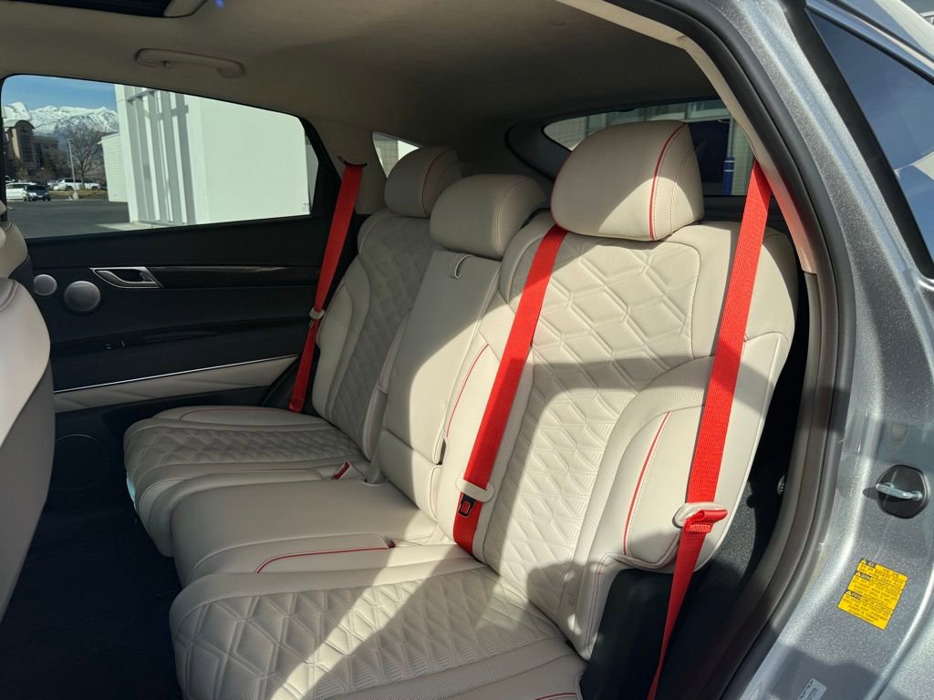 Used 2025 Genesis GV80 3.5T e-SC image 17