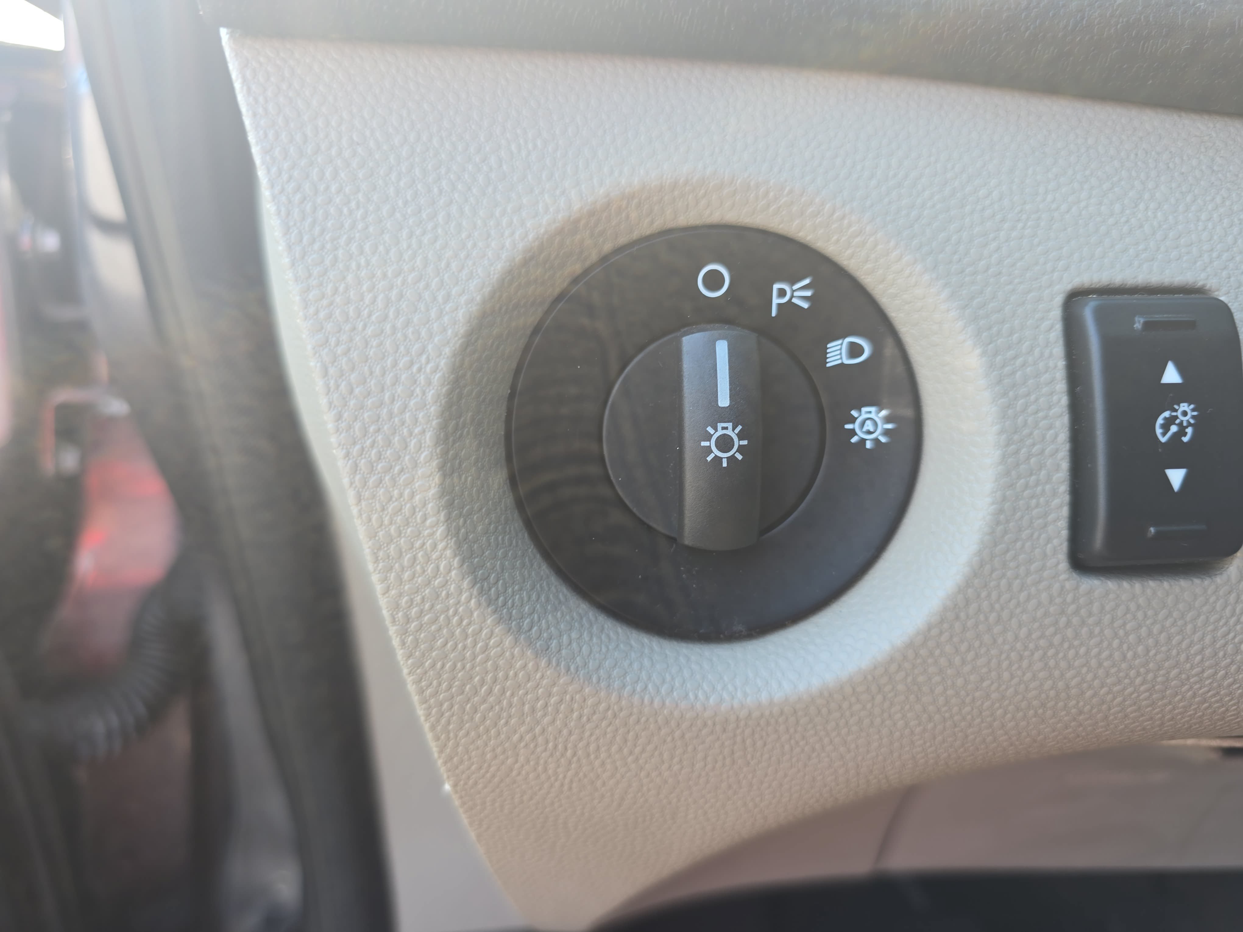Used 2014 Ford Fiesta SE FWD image 23