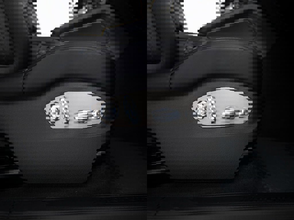 New 2026 Porsche Macan image 33