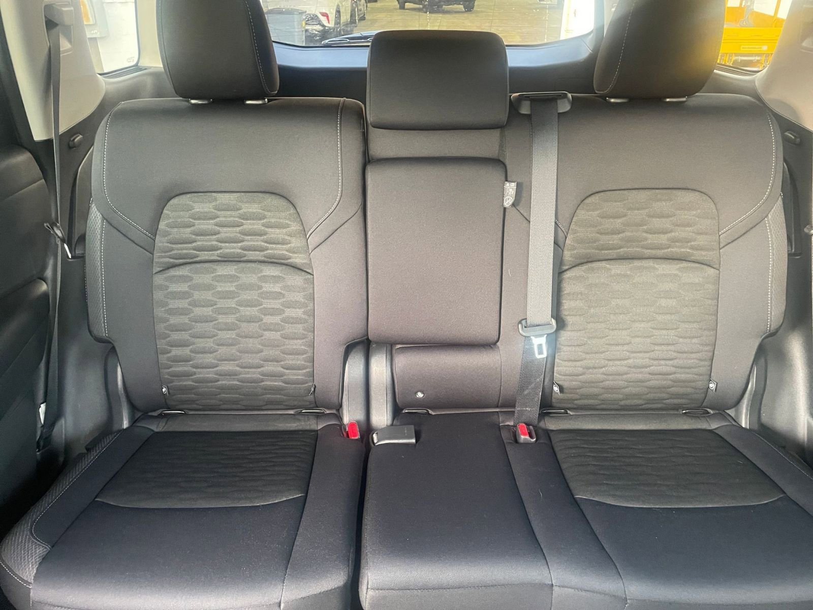 Used 2025 Nissan Pathfinder SV image 40