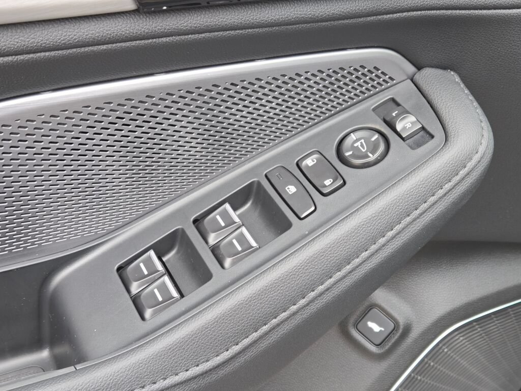 New 2026 Acura MDX SH-AWD image 33