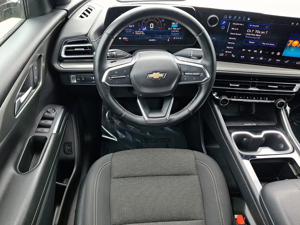 Used 2024 Chevrolet Traverse LT FWD image 12