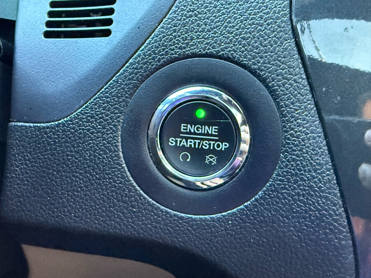 Used 2017 Ford Explorer XLT w/ Equipment Group 202A image 21