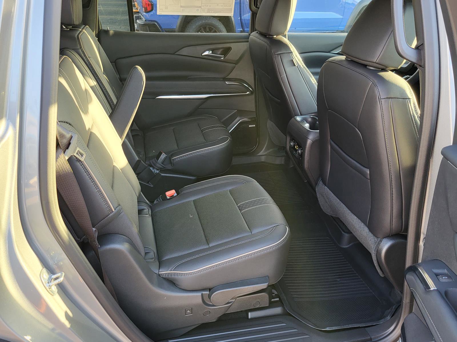 New 2026 Chevrolet Traverse High Country w/ LPO, Floor Liner Package image 11