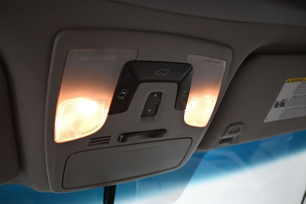 Used 2015 Toyota Sienna XLE Premium FWD image 19