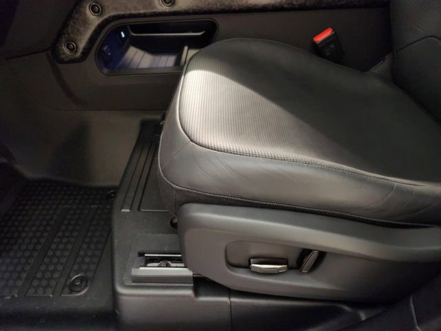 New 2026 Land Rover Defender 110 OCTA AWD/4WD image 24