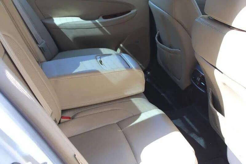 Used 2013 Hyundai Genesis 3.8 w/ Premium Pkg image 14