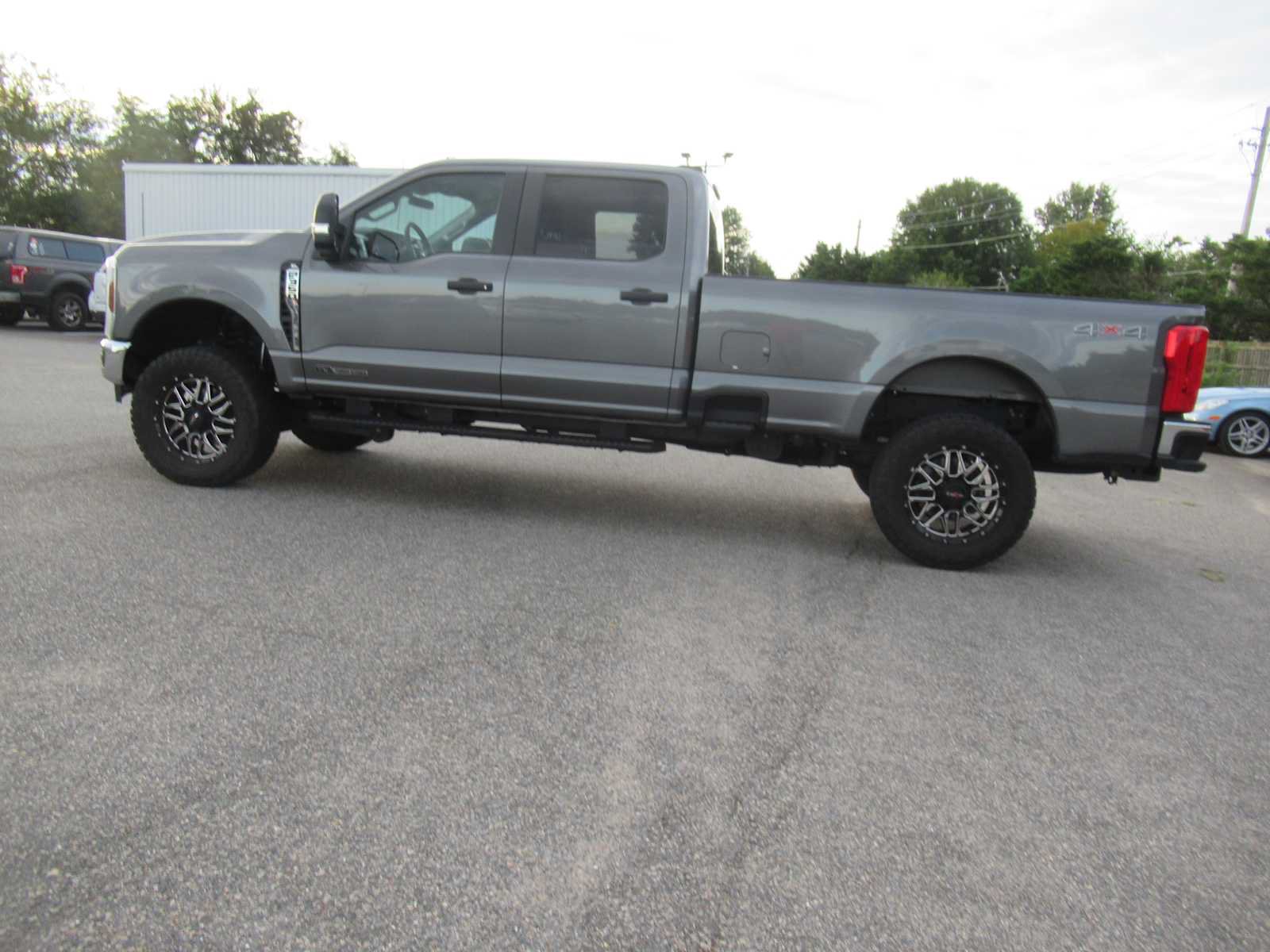 Used 2025 Ford F350 XL w/ XL Off-Road Package AWD/4WD image 8