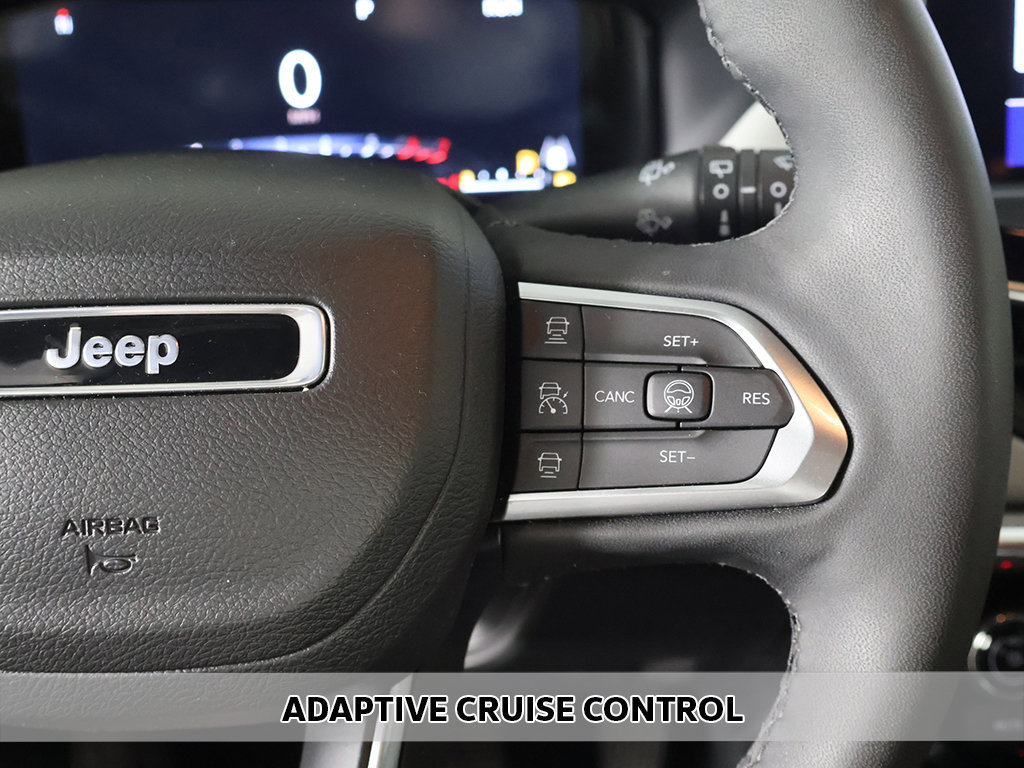 Used 2023 Jeep Compass Limited w/ Elite Group AWD/4WD image 4