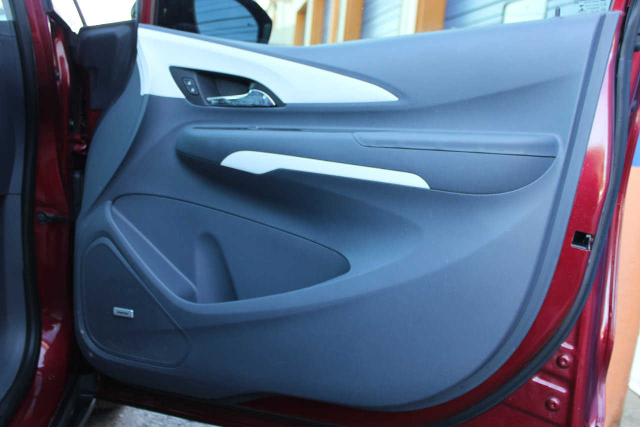 Used 2020 Chevrolet Bolt Premier w/ Infotainment Package image 40